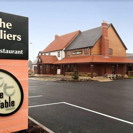 Premier Inn Rugeley Bagian luar foto