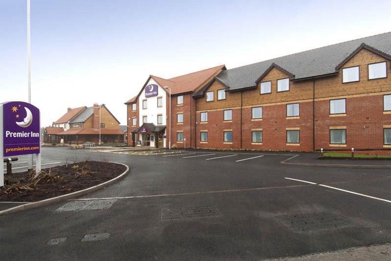 Premier Inn Rugeley Bagian luar foto